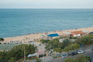 Top căn hộ view biển trung tâm Nha Trang: So sánh vị trí, kiến trúc và tiềm năng đầu tư - thông tin du lịch nha trang